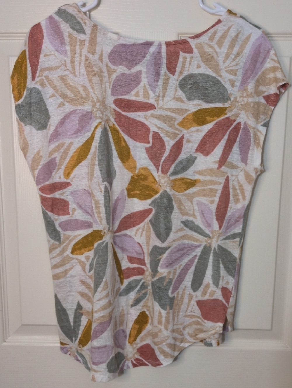 Lightweight Floral Print Tee in Soft Pastels 100% Linen - Picture 6 of 9